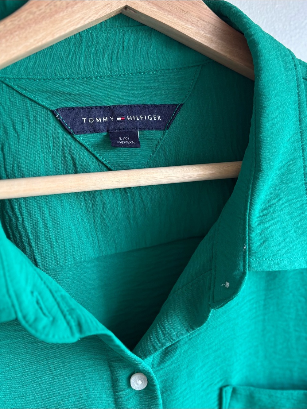 Tommy Hilfiger Women’s Button Down Dark Green Blouse Size Large - Picture 2 of 4